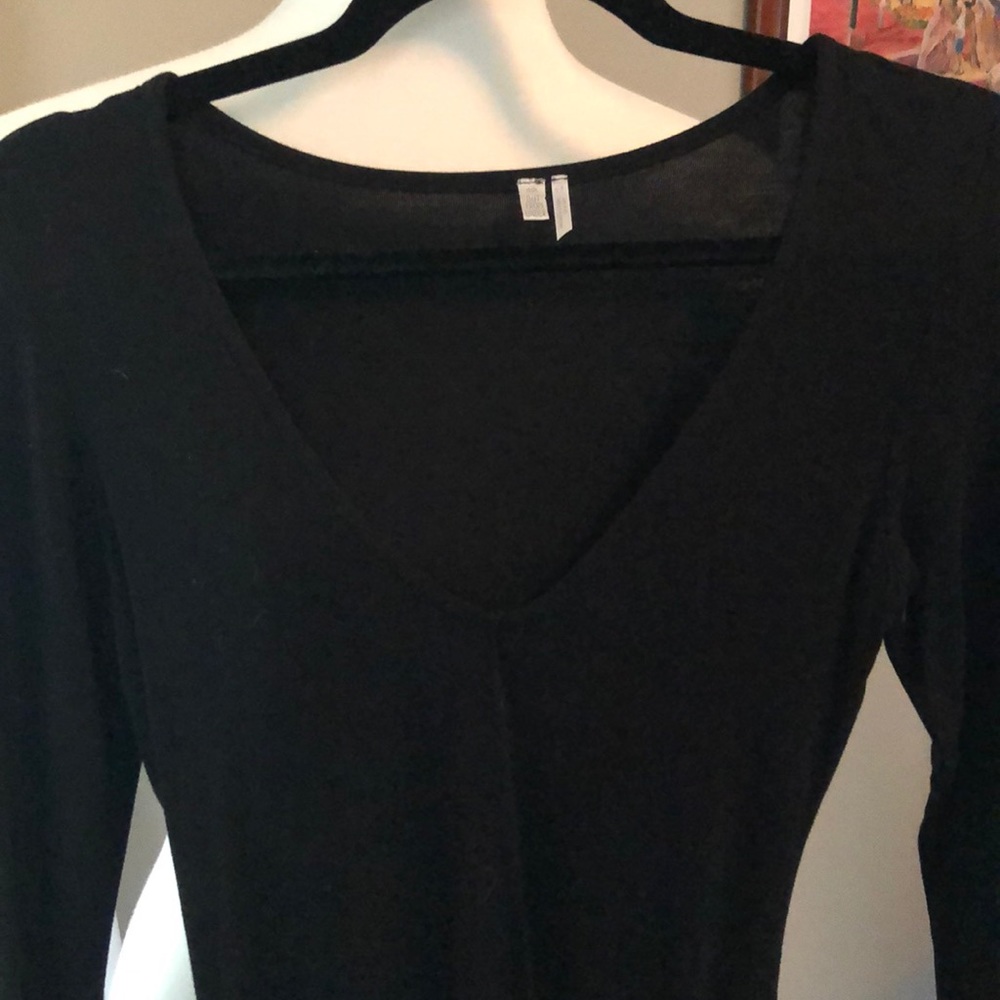 Simple and Basic Black Low Cut Bodysuit - Picture 3 of 8